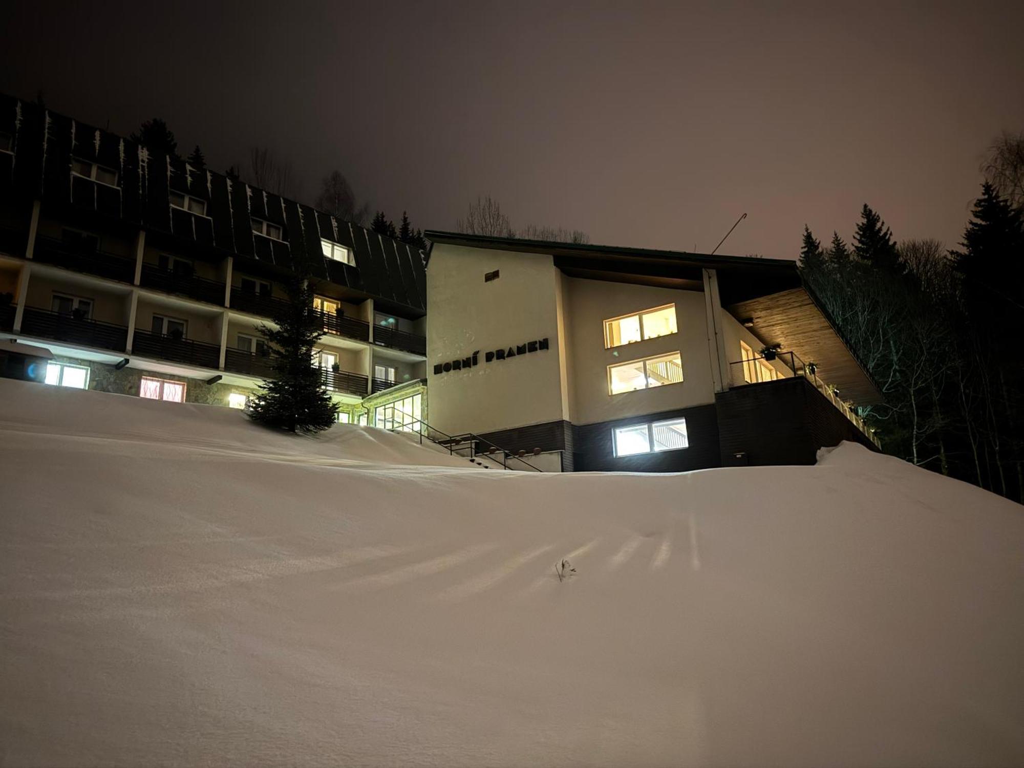 Hotel Horni Pramen Spindleruv Mlyn Exterior photo
