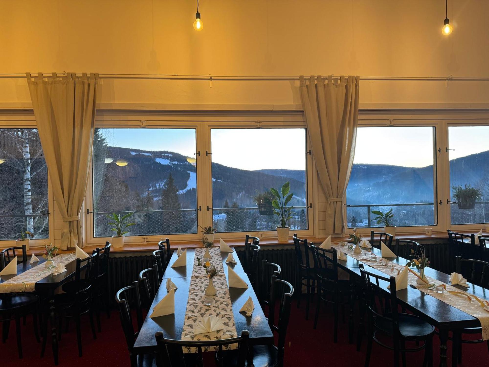 Hotel Horni Pramen Spindleruv Mlyn Exterior photo