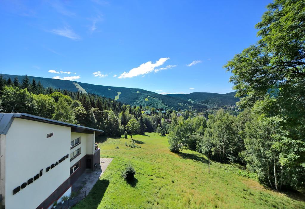 Hotel Horni Pramen Spindleruv Mlyn Exterior photo